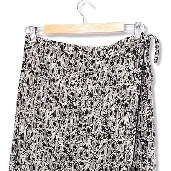 DKNY Black Y2K Era Abstract Circle Print Wrap Front Skirt Size Medium - Picture 2 of 8